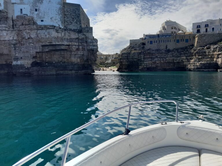 Bootsfahrt zu den Höhlen von Polignano a Mare