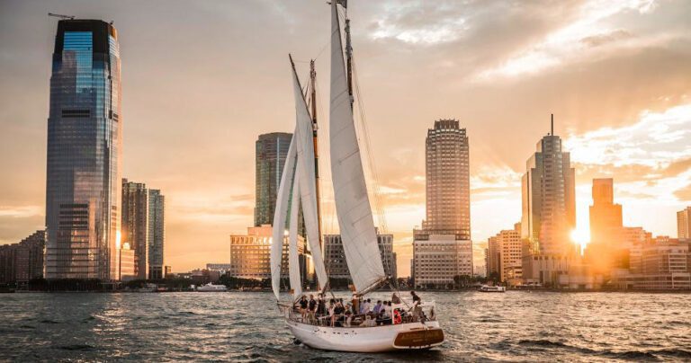 Sonnenuntergangs-Segeltour in New York