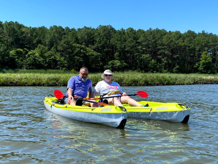 Recolha de caiaques grandes em Dewey Beach