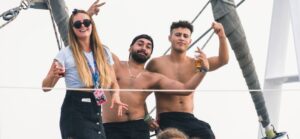 Partyboot in Barcelona mit Getränken