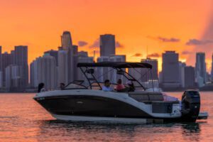 Romantic Sunset Boat Tour in Miami