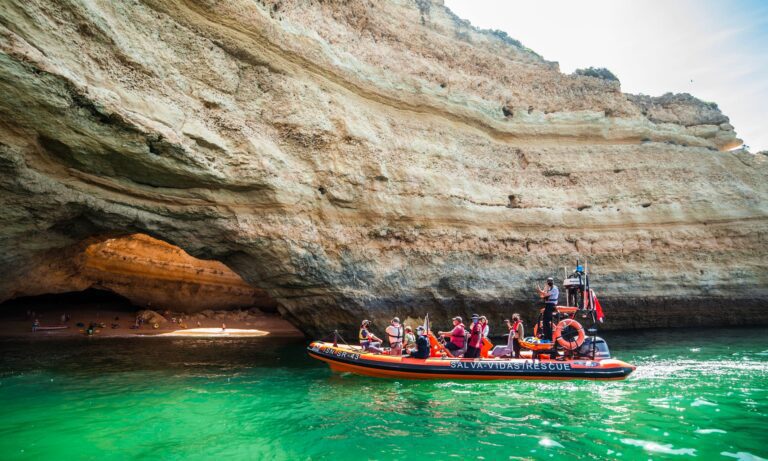Excursión a Benagil y Delfines desde Portimão