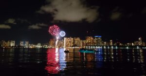 Feuerwerk-Bootsfahrt in Honolulu