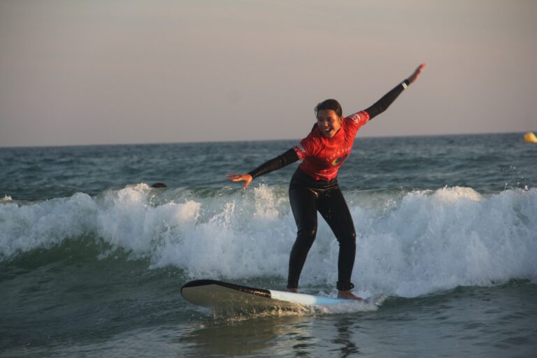 Surfles in Armação de Pêra