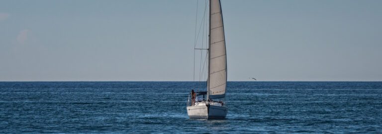 Tour privado de día completo en velero en Creta