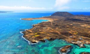 Half-day boat trip in Lanzarote to Lobos