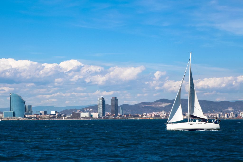 Brunch Sailing Tour in Barcelona