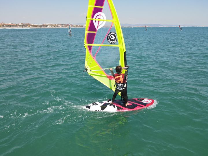 Windsurfing in Valencia: Malvarrosa or Marina