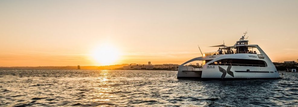 Catamaran for big groups in Lisbon (up to 140 pax)