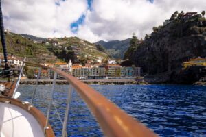 Excursión en barco por la bahía de Funchal con almuerzo