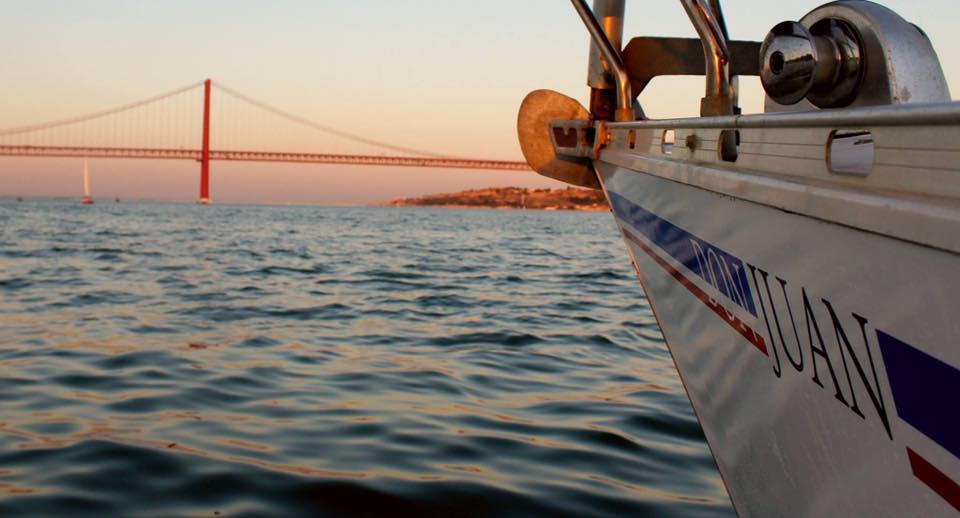 Se reservar este evento até ao final do dia, podemos terminar com um relaxante cruzeiro ao pôr do sol!