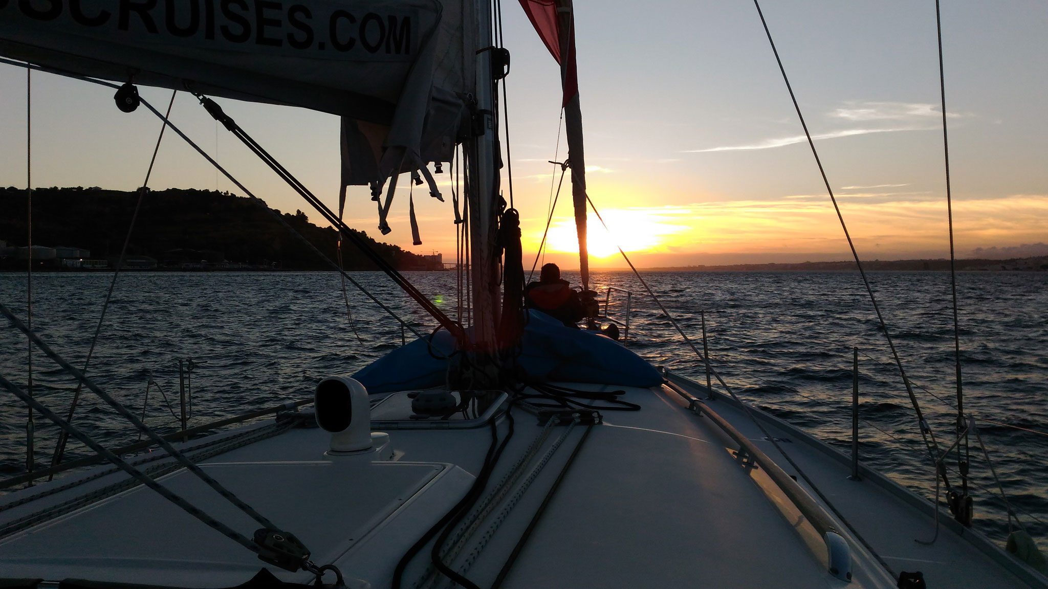 Sailing tour Lisbon (3) Excursión privada al atardecer en Lisboa
