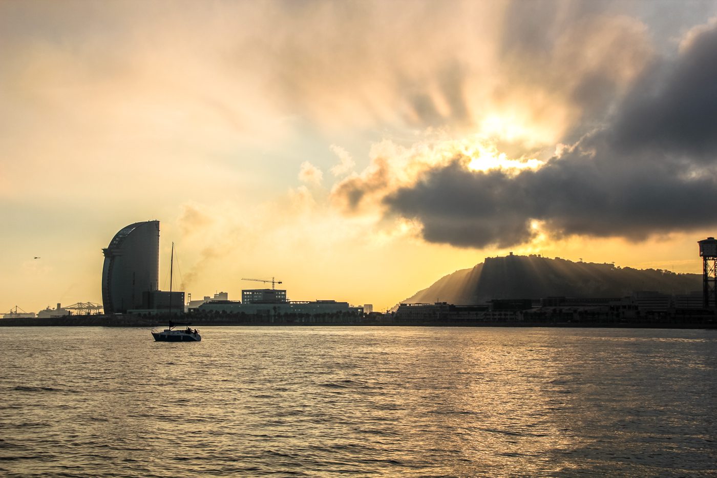 private boat tours barcelona