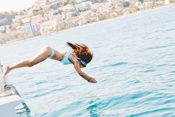 Paseo en barco por Málaga con baño en el mar