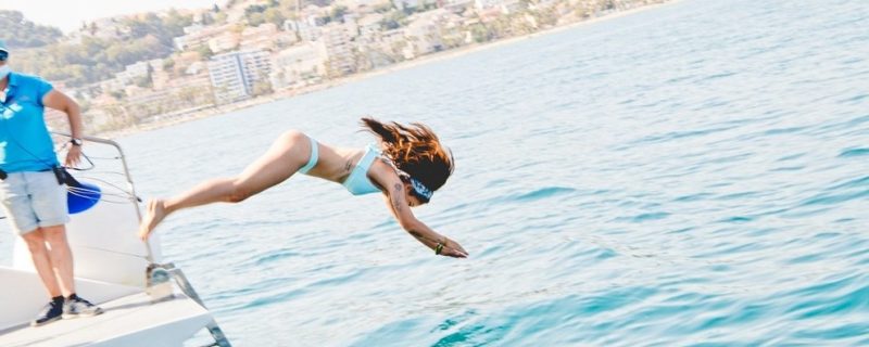 Paseo en barco por Málaga con baño en el mar