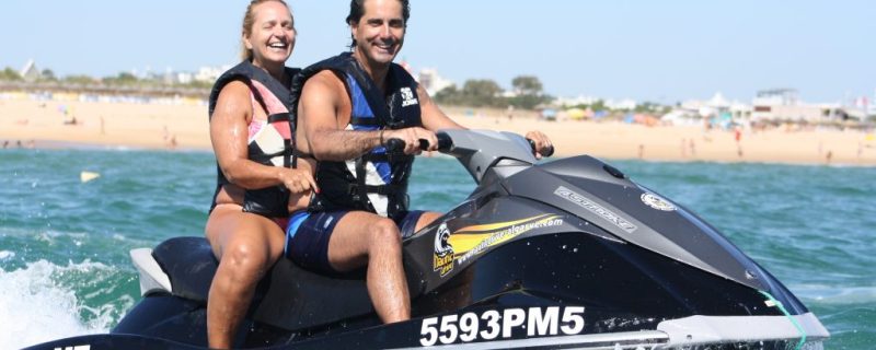 1023-je-kunt-met-elke-jetski-twee-personen-mee-1575397409