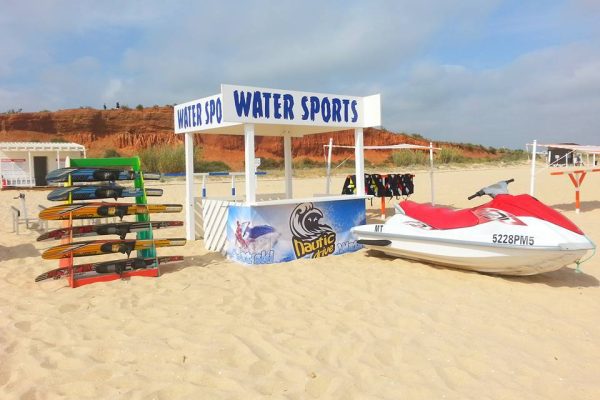 1025-ontmoet-ons-bij-praia-da-rocha-baixinha-1575397410