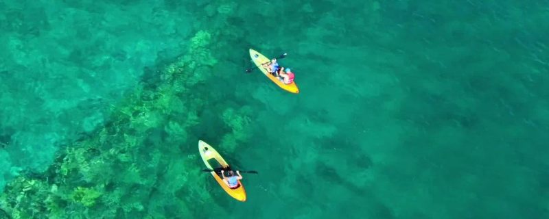 12310-kayak-in-makena-bay-1671381957