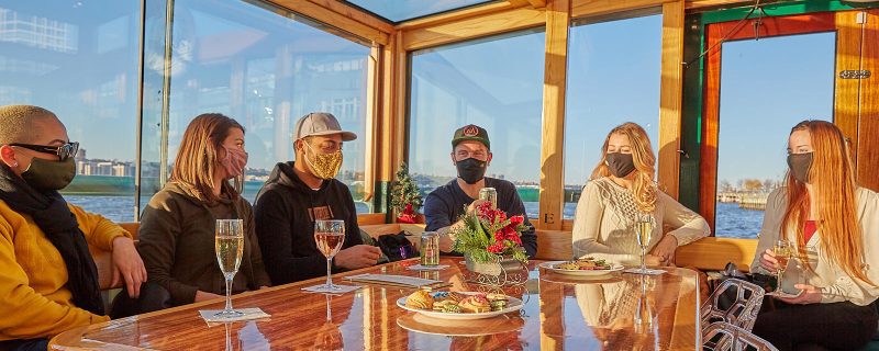 13204-ny-boat-cruise-with-champagne-cheese-1672424446