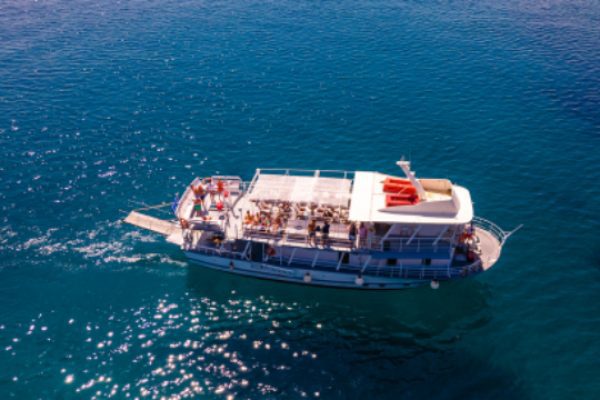 17345-crucero-de-dia-completo-en-rodas-1676483522