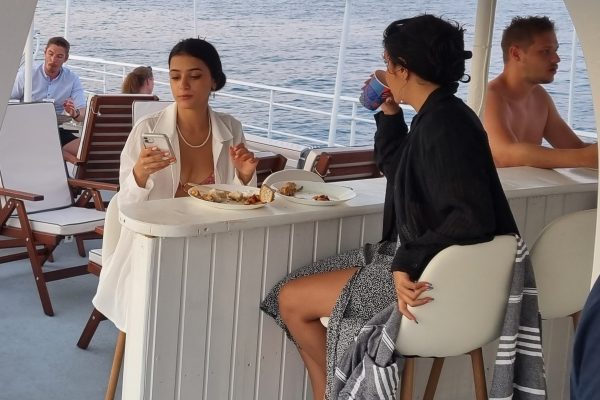 17348-paseo-en-barco-rodas-1676483526