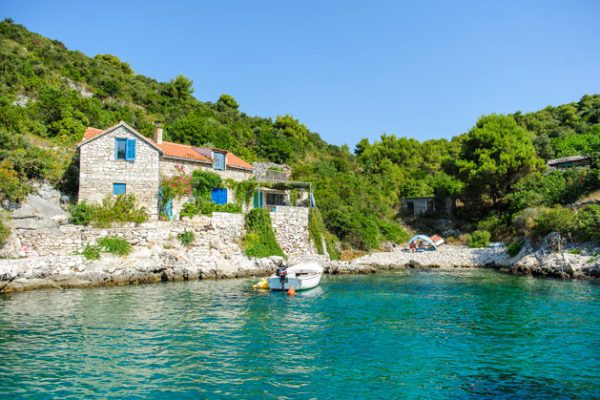 1801-islas-pakleni-1575397730