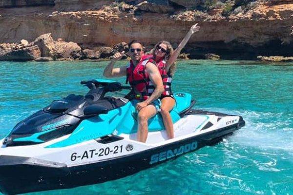 18189-paseo-privado-en-moto-de-agua-en-ibiza-1678030405