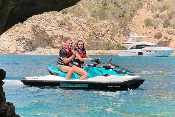 18194-tour-privado-en-moto-de-agua-en-ibiza-1678030400