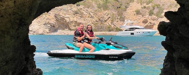 18194-tour-privado-en-moto-de-agua-en-ibiza-1678030400
