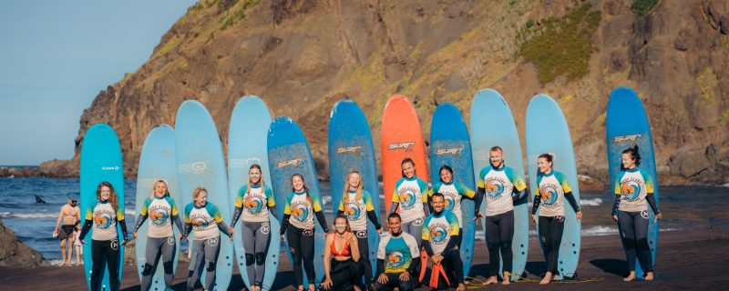 20438-group-surf-lesson-in-madeira-1684423035