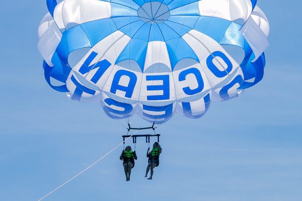 Parasailing in Vilamoura