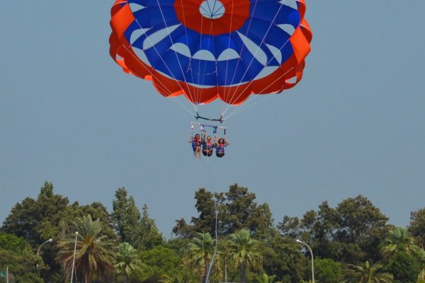 2114-afdekking-voor-parasailen-in-vilamoura-1575397855