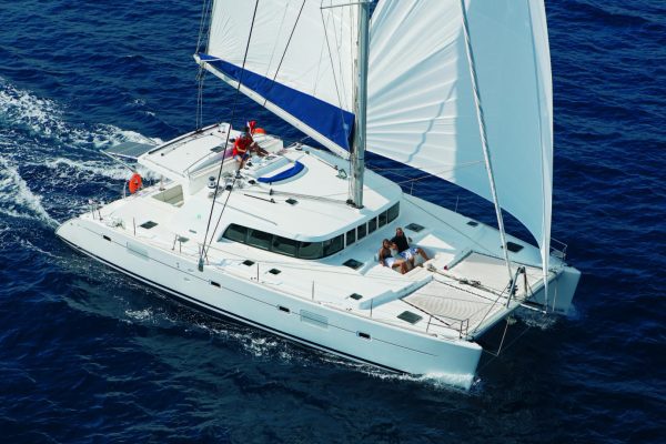 24086-luxury-catamaran-tour-with-snorkeling-in-kona-1701630511