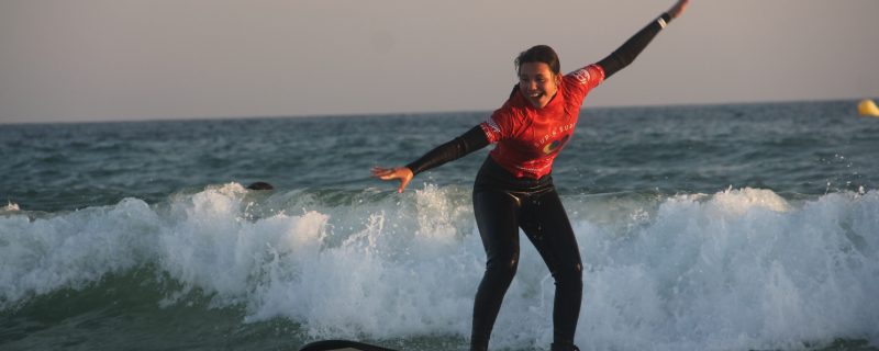 24697-surf-lesson-in-armacao-de-pera-1704709956