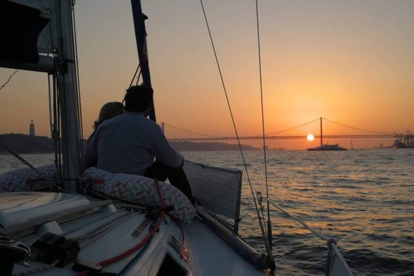 2551-portada-para-navegar-en-pareja-en-lisboa-1575398058