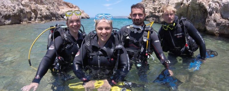 2573-cover-for-first-dive-in-crete-1575398071