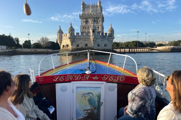 26439-lisboa-tipico-paseo-en-barco-de-madera-1715851184
