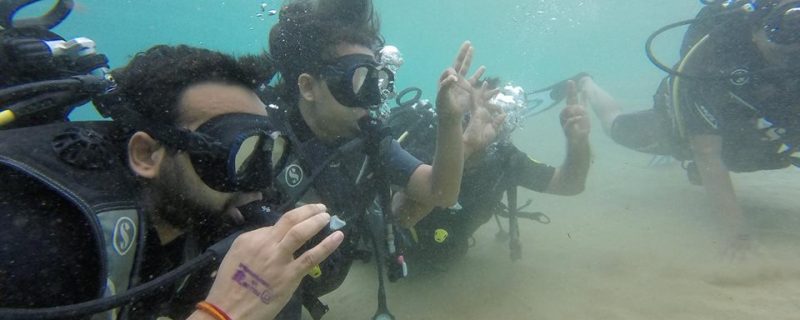 2730-aprender-os-fundamentos-do-mergulho-de-scuba-mykonos-1575398162