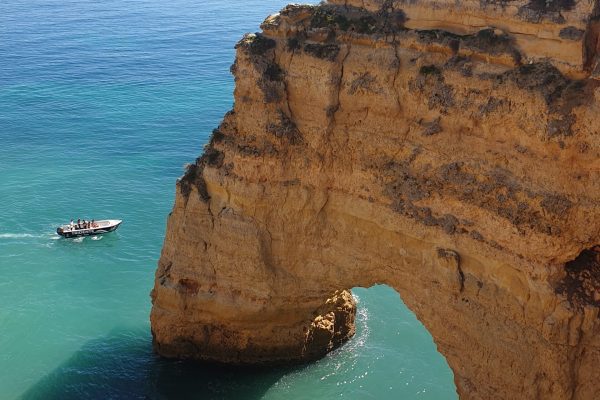 3989-benagil-tour-vanuit-armacao-de-pera-1679071961