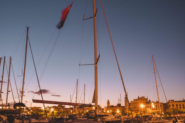 7350-zonsondergangzeilen-in-barcelona-1618500719