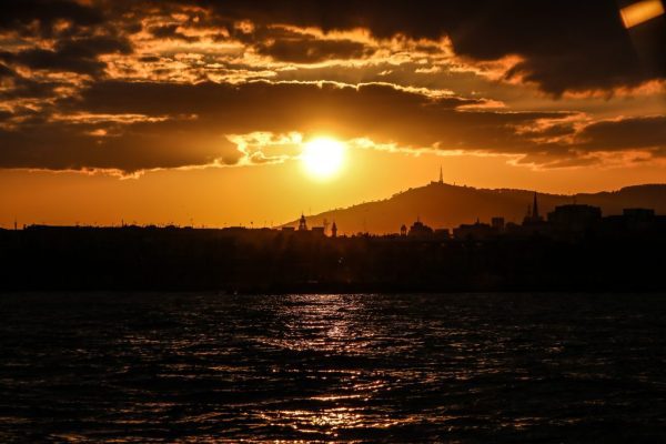 797-zonsondergang-zeilen-in-barcelona-1575397305