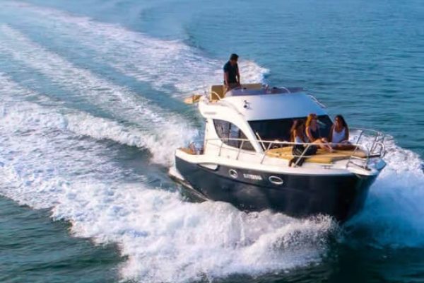 Luxury Yacht Charter in Cascais 1