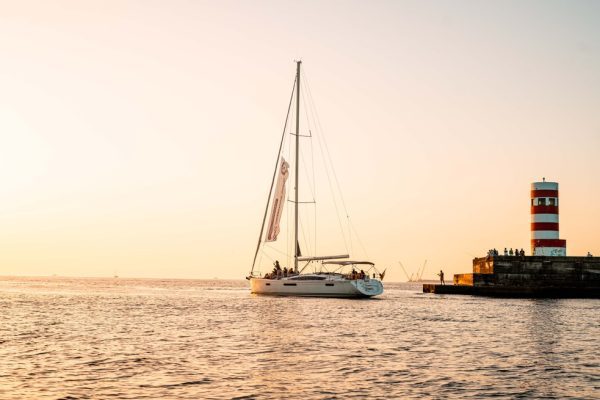 Passeio de barco ao pôr do sol no Douro