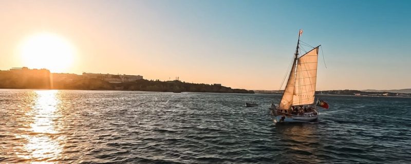 traditionele zeilboot in Lagos, Portugal