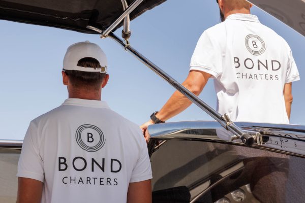 Tripulación de Bond Yacht Cruises