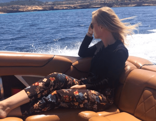 Por Lianne, responsável pelo mercado espanhol e pelos conteúdos/traduções da SeaBookings: Estamos em meados de abril e estou curiosa sobre um novo local que acabámos de adicionar ao SeaBookings: Ibiza! Então, porque não reservar um cruzeiro privado de barco a motor em Ibiza para descobrir esta ilha.